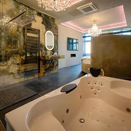 Agora Tournai Wellness Suites Grand-Place Bed and Breakfast Tournai