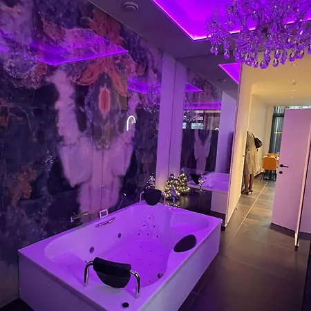 Agora Tournai Wellness Suites Grand-Place Bed and Breakfast
