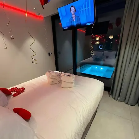 Agora Tournai Wellness Suites Grand-Place Bed and Breakfast *