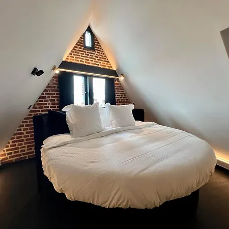 Agora Tournai Wellness Suites Grand-Place Bed and Breakfast *